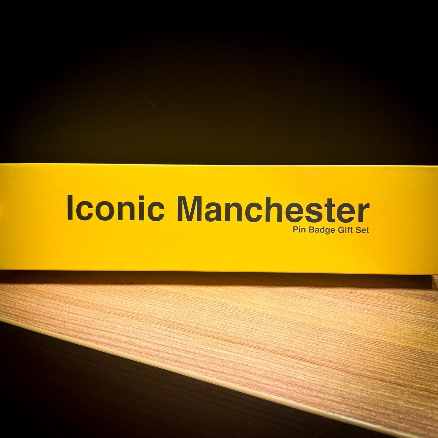 Iconic Manchester Pin badge gift set