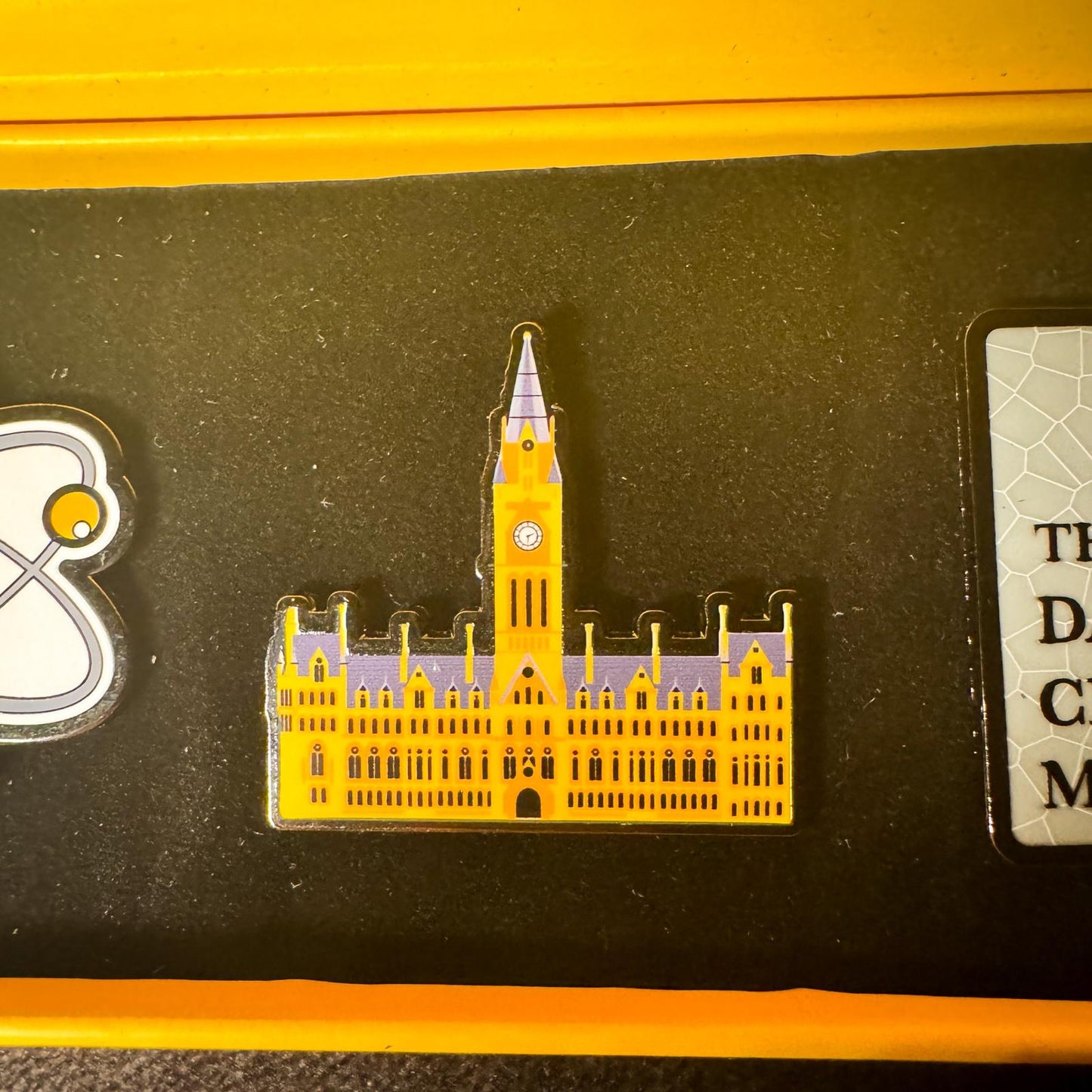 Iconic Manchester Pin badge gift set