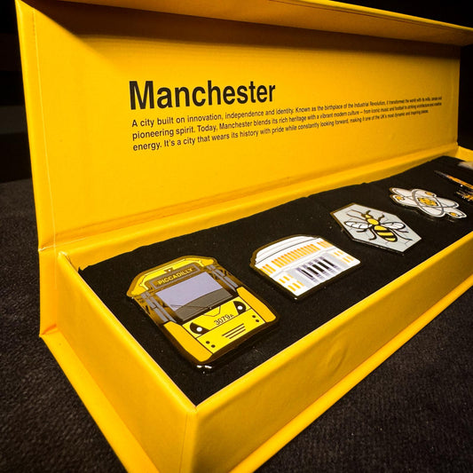 Iconic Manchester Pin badge gift set