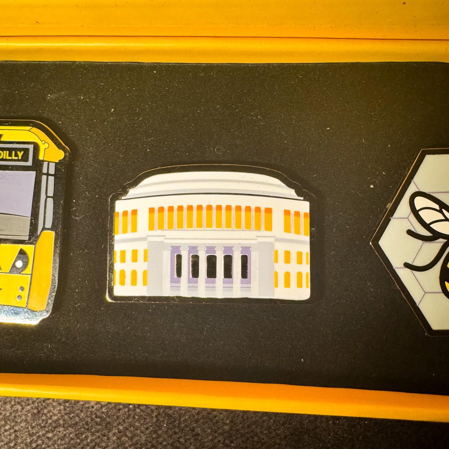 Iconic Manchester Pin badge gift set