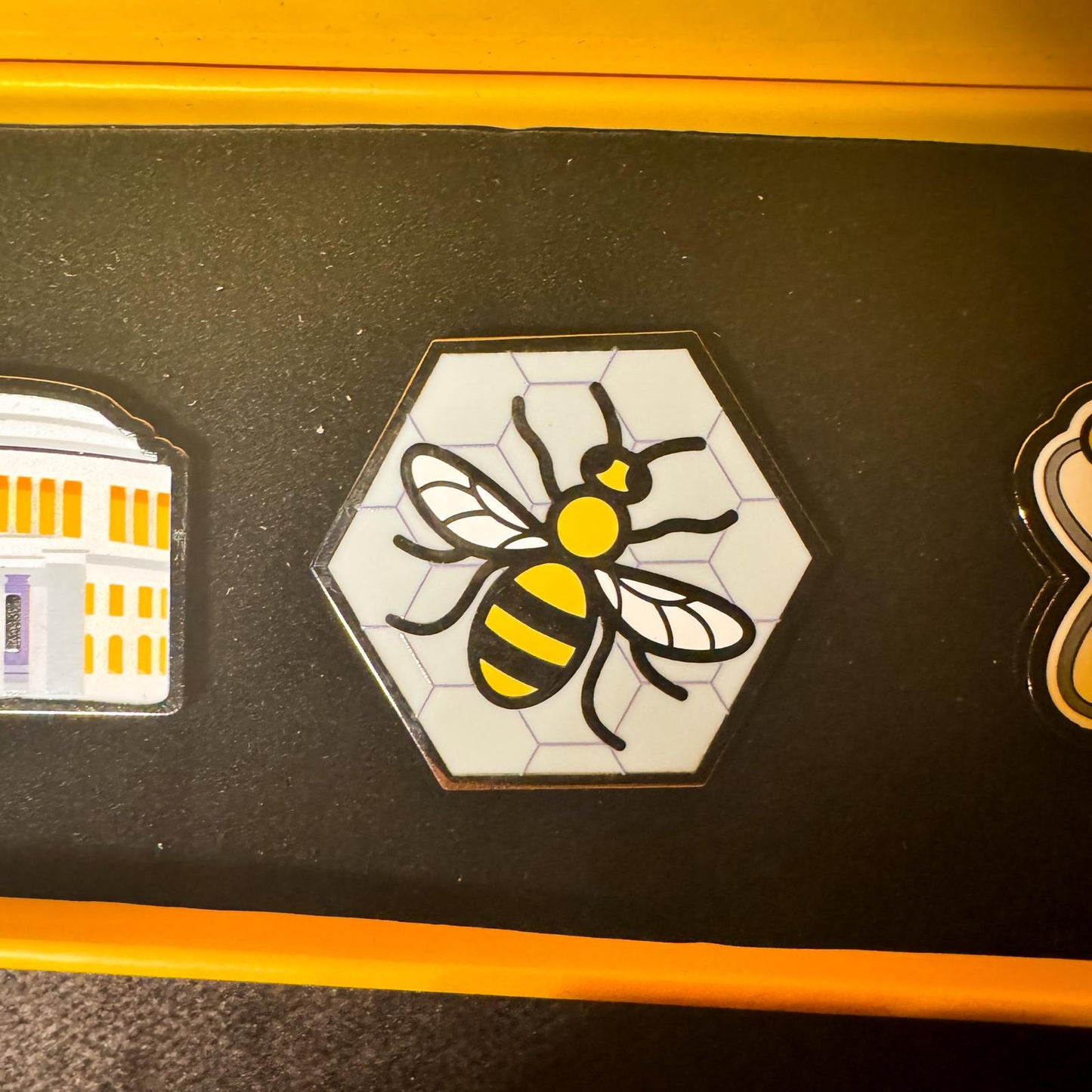 Iconic Manchester Pin badge gift set