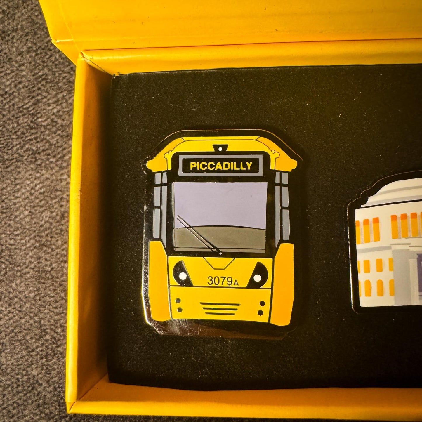 Iconic Manchester Pin badge gift set